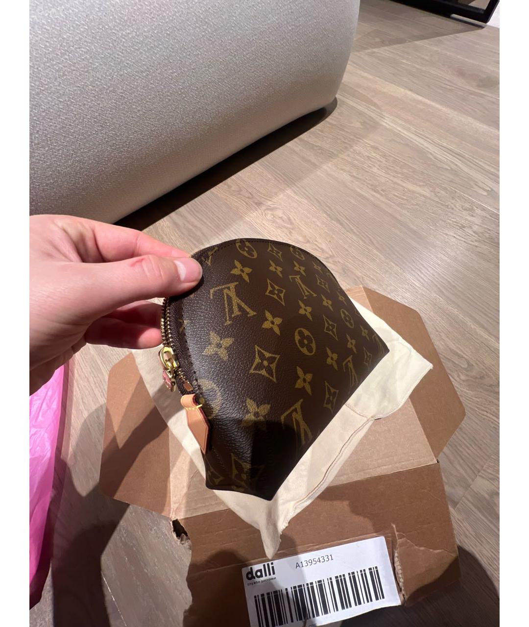 LOUIS VUITTON Коричневая косметичка, фото 3