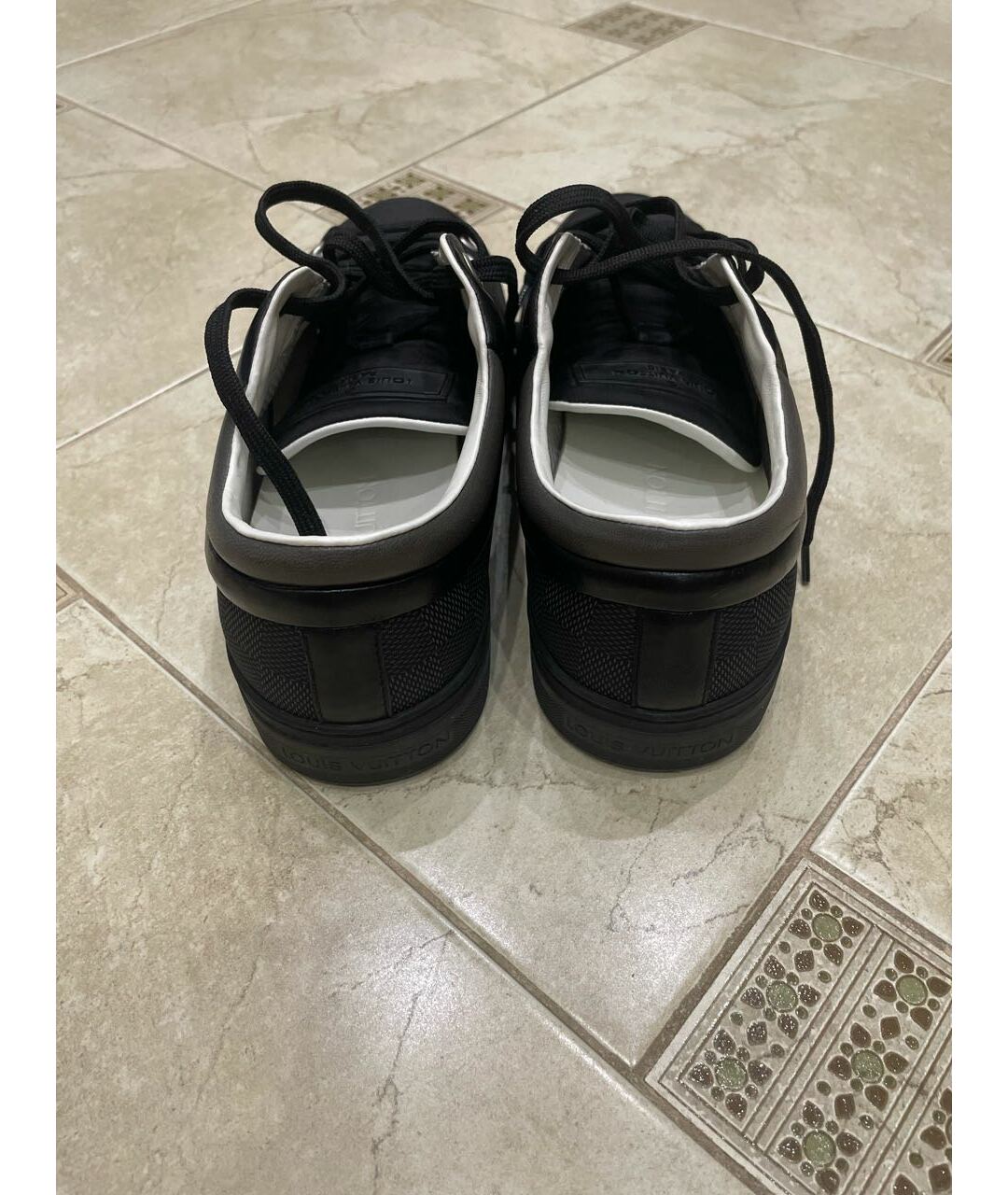 LOUIS VUITTON PRE-OWNED Черные низкие кроссовки / кеды, фото 4