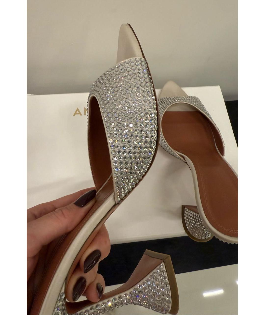 Amina Muaddi Серебряные кожаные мюли, фото 8