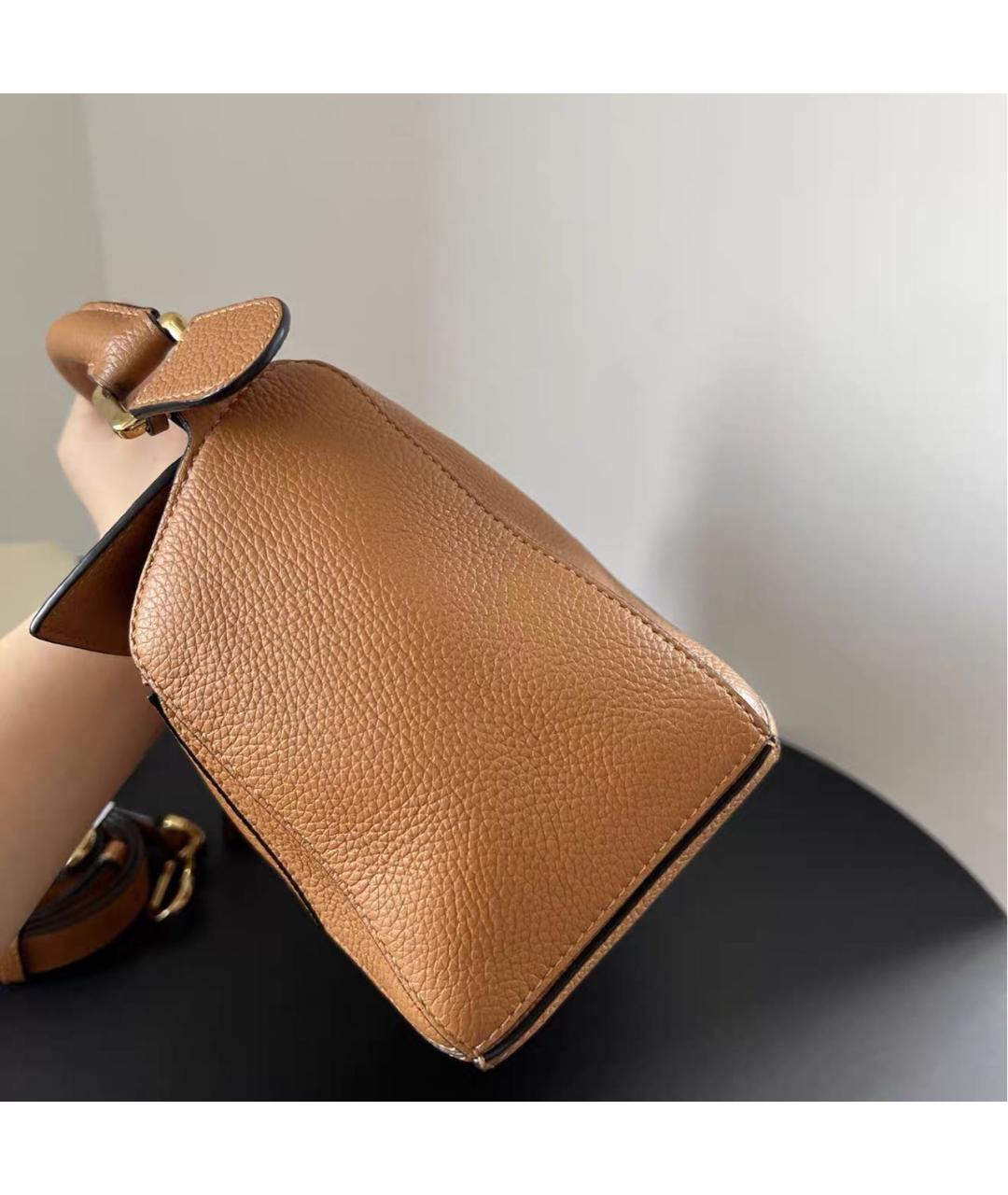 LOEWE Коричневая кожаная сумка с короткими ручками, фото 3