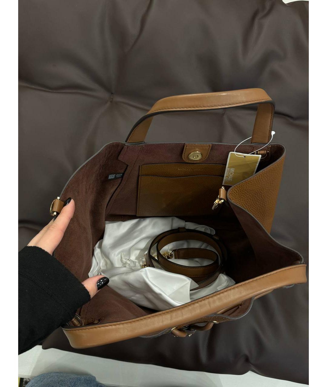 MICHAEL KORS Коричневая кожаная сумка через плечо, фото 7