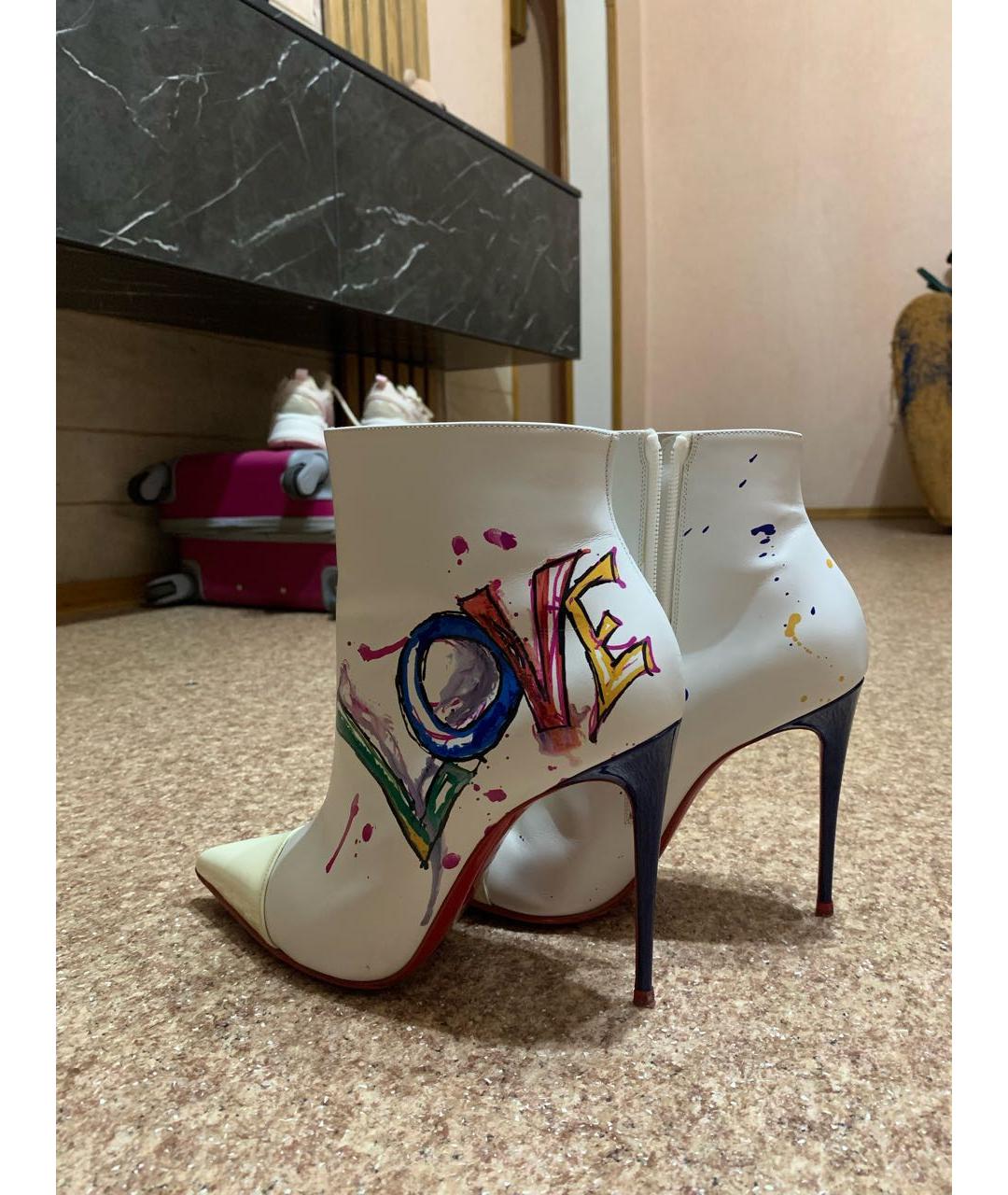 CHRISTIAN LOUBOUTIN Белые кожаные ботильоны, фото 6