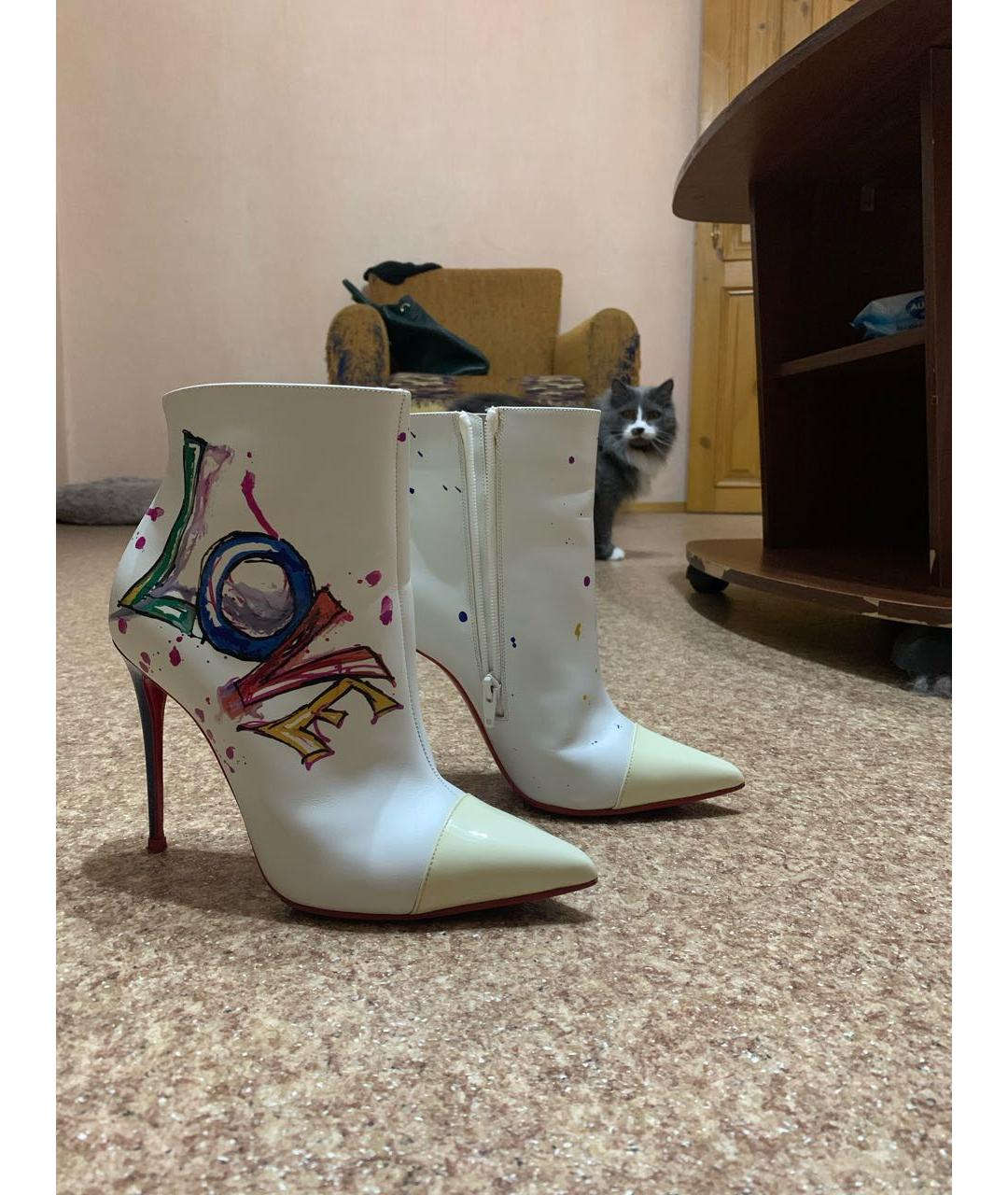 CHRISTIAN LOUBOUTIN Белые кожаные ботильоны, фото 2