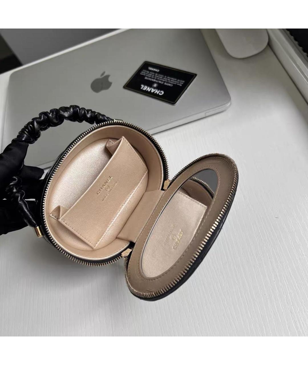 CHANEL Черная кожаная сумка с короткими ручками, фото 8