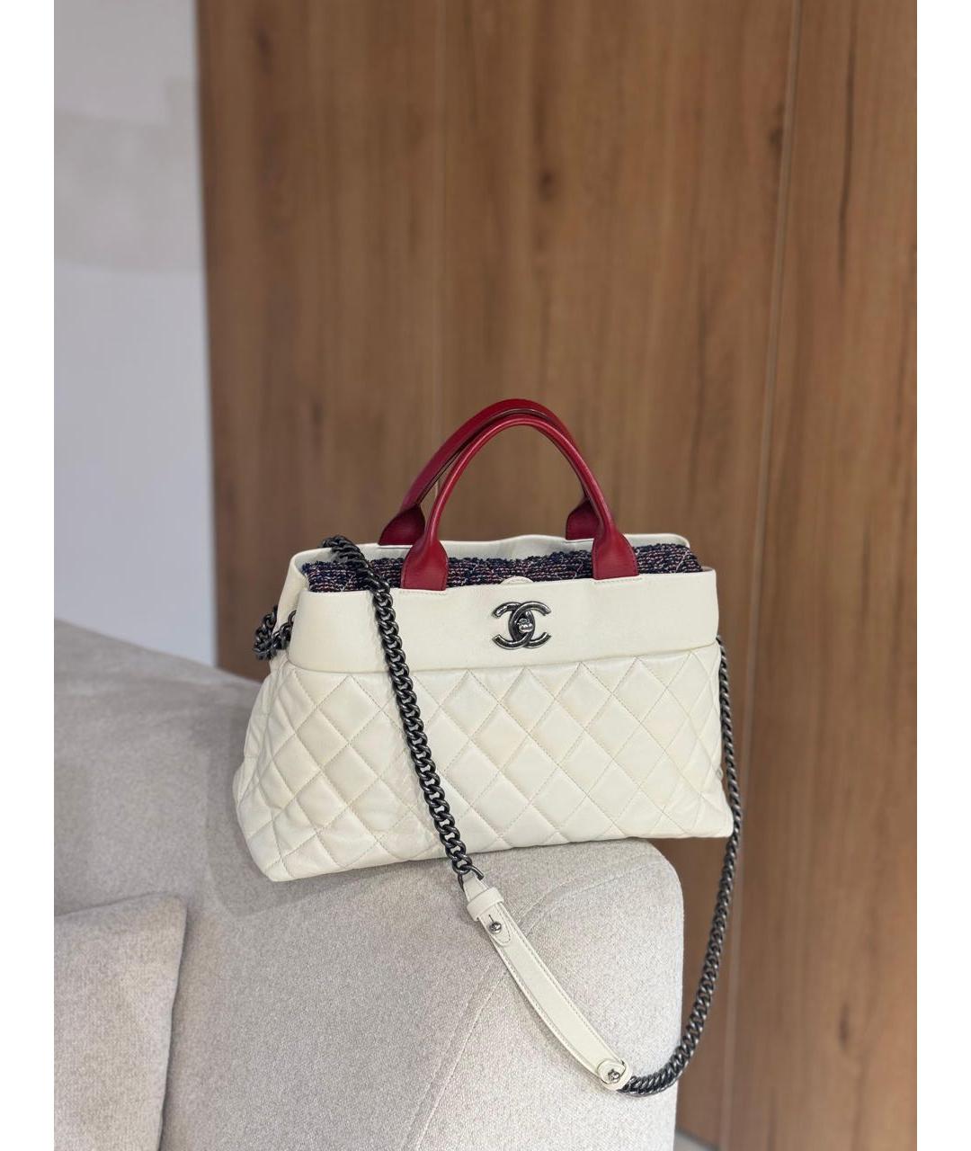CHANEL Белая кожаная сумка через плечо, фото 3