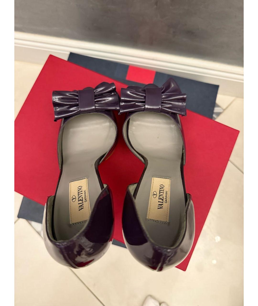 VALENTINO Фиолетовые туфли из лакированной кожи, фото 3
