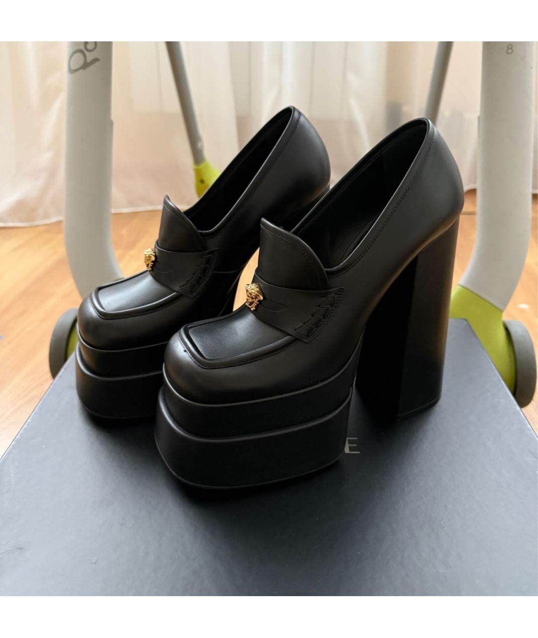 VERSACE Черные кожаные туфли, фото 5