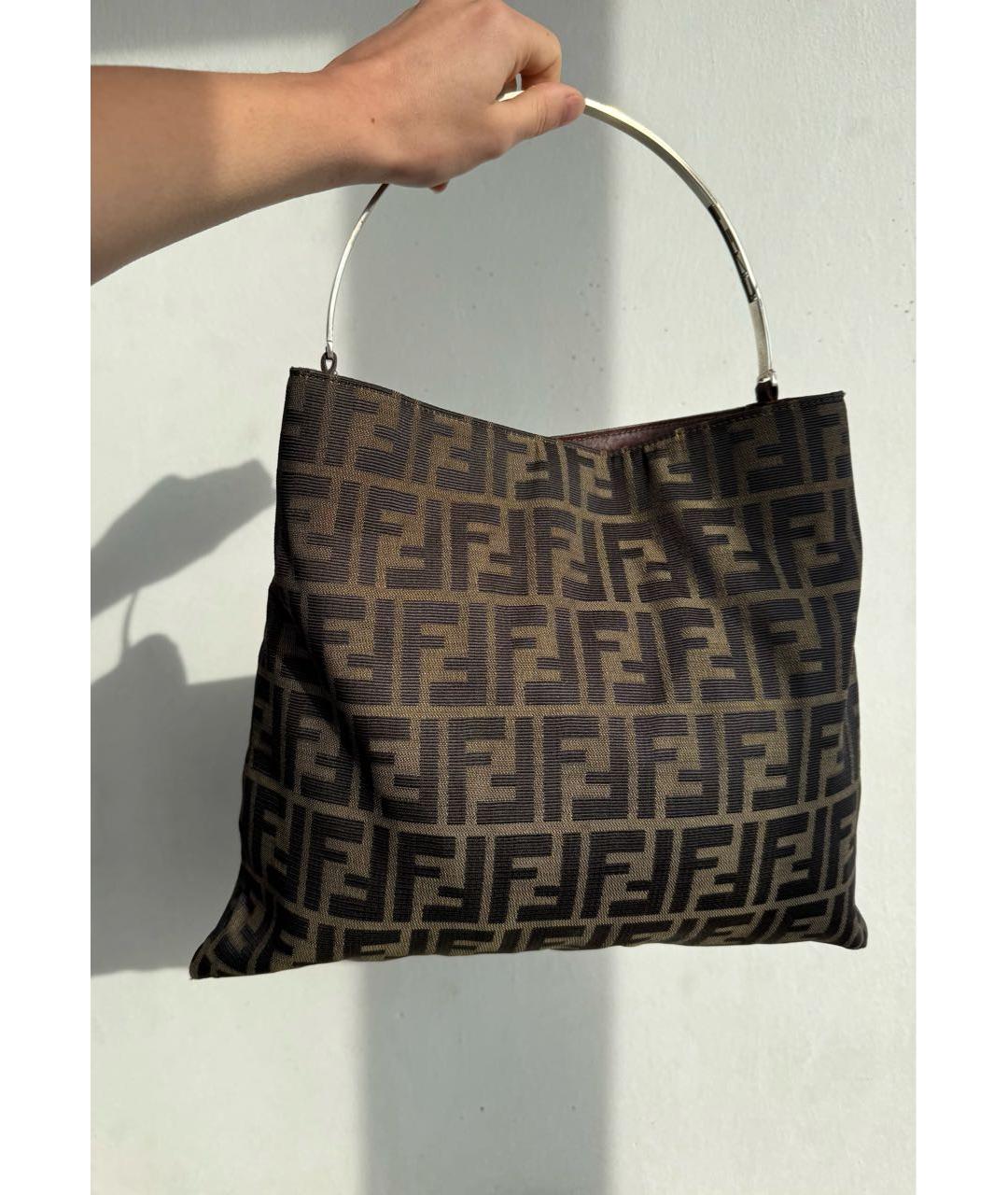 FENDI Коричневая тканевая сумка с короткими ручками, фото 2