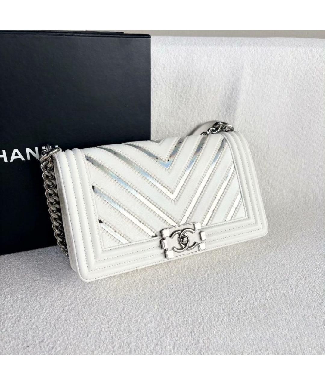 CHANEL Белая кожаная сумка через плечо, фото 4