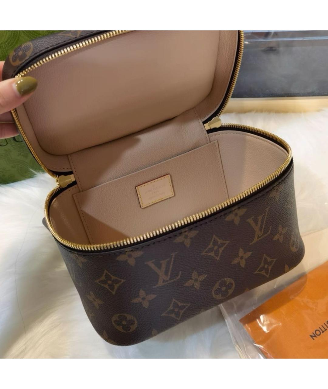 LOUIS VUITTON Коричневая косметичка, фото 4