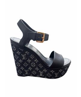 LOUIS VUITTON Босоножки