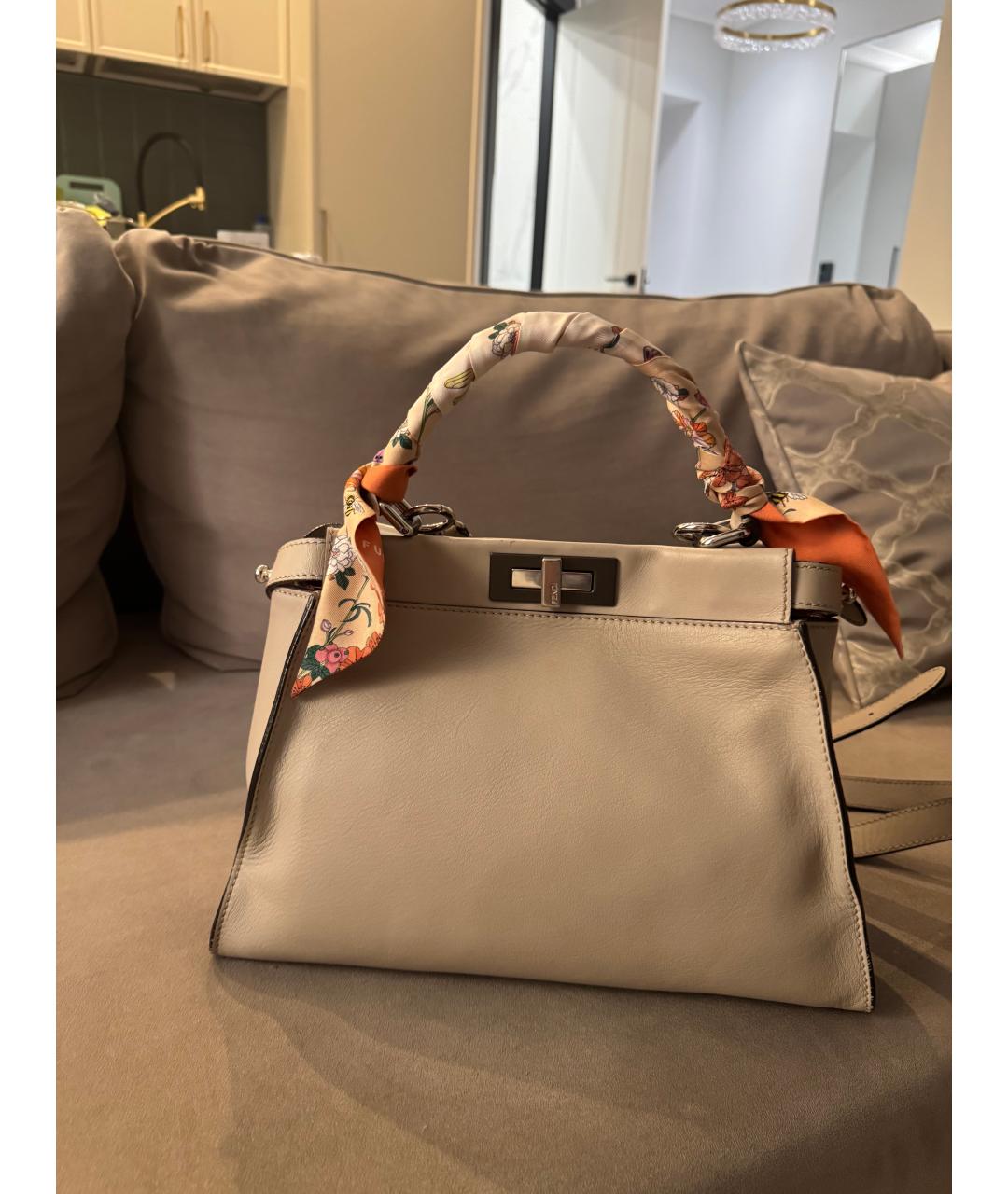 FENDI Серая кожаная сумка с короткими ручками, фото 10