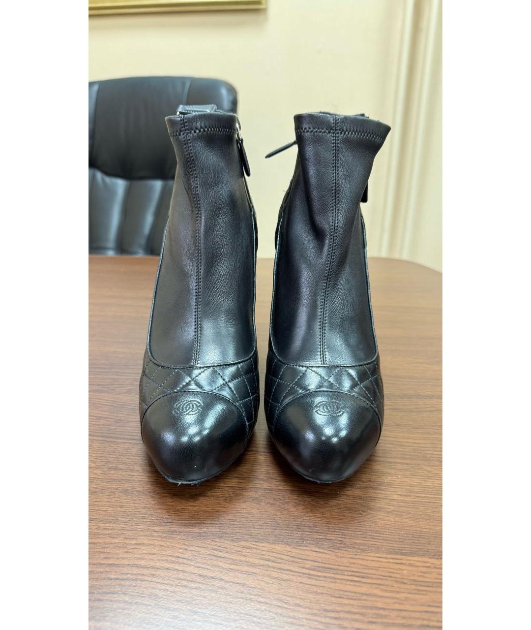 CHANEL Черные кожаные ботильоны, фото 2