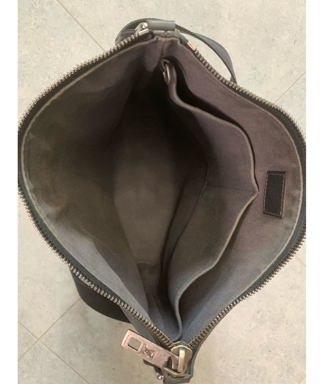 LOUIS VUITTON PRE-OWNED Антрацитовая кожаная сумка на плечо, фото 4