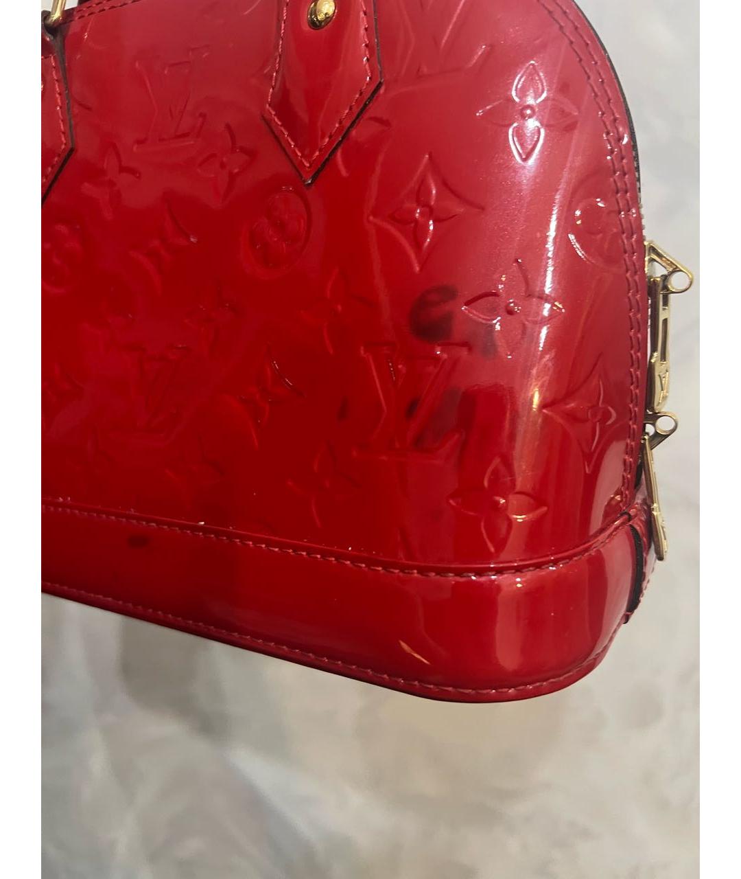 LOUIS VUITTON Красная сумка с короткими ручками из лакированной кожи, фото 8