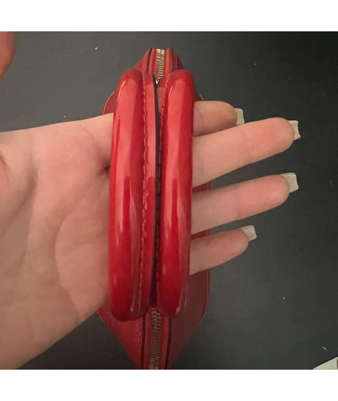 LOUIS VUITTON Красная сумка с короткими ручками из лакированной кожи, фото 5