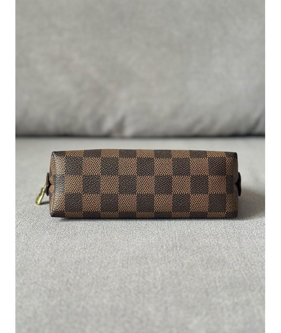 LOUIS VUITTON Коричневая косметичка, фото 6