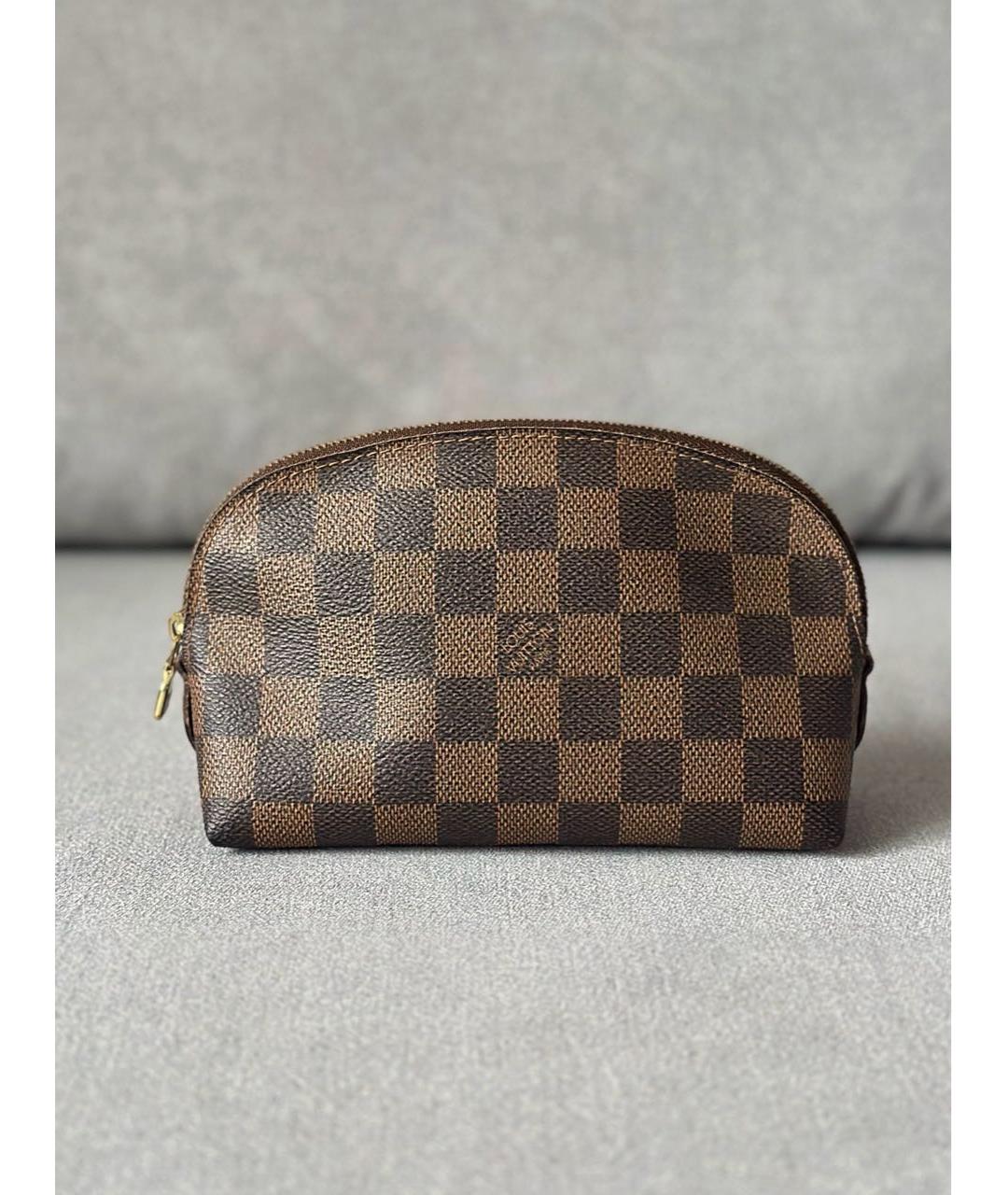 LOUIS VUITTON Коричневая косметичка, фото 4