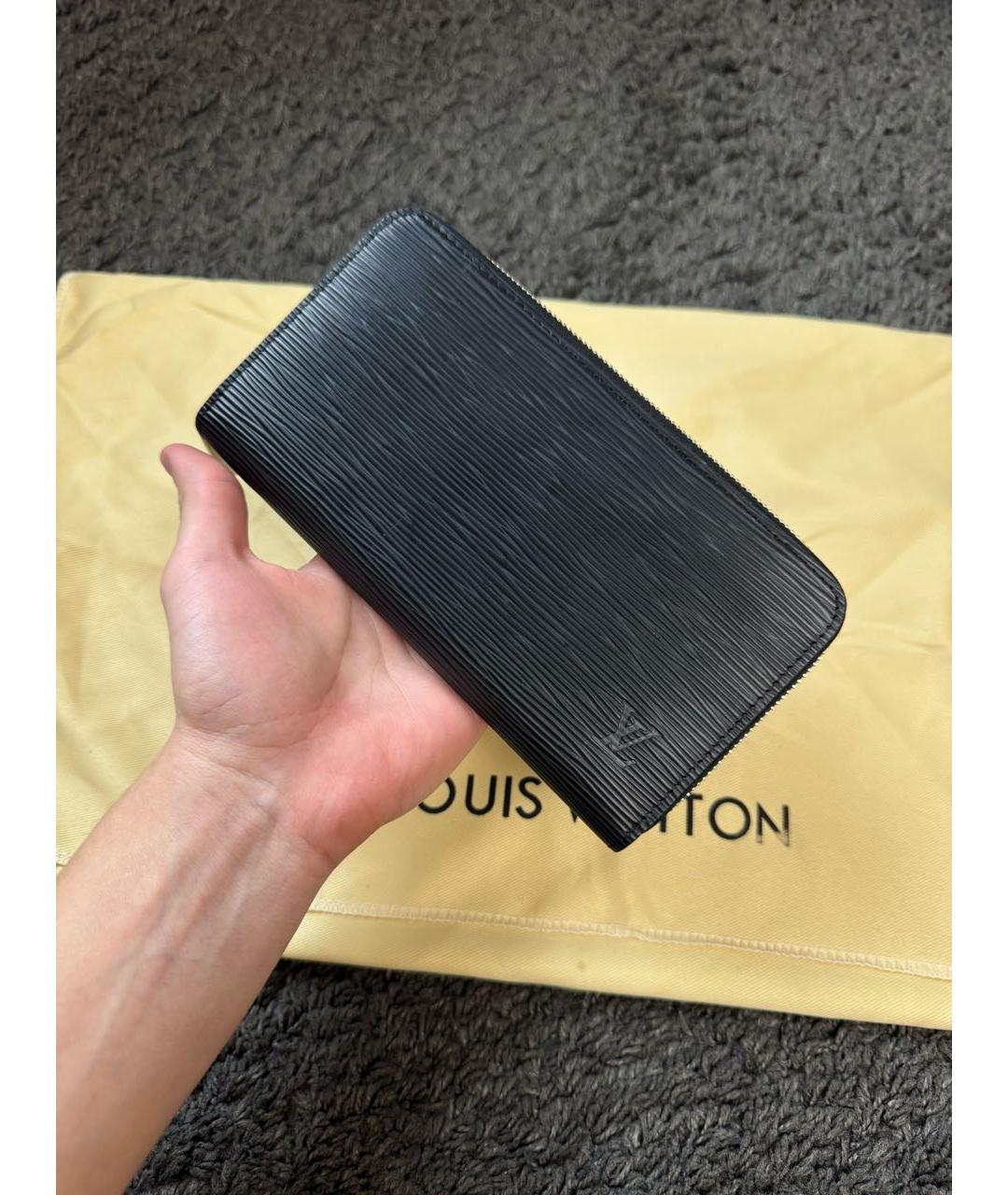 LOUIS VUITTON Черный кошелек из искусственной кожи, фото 6