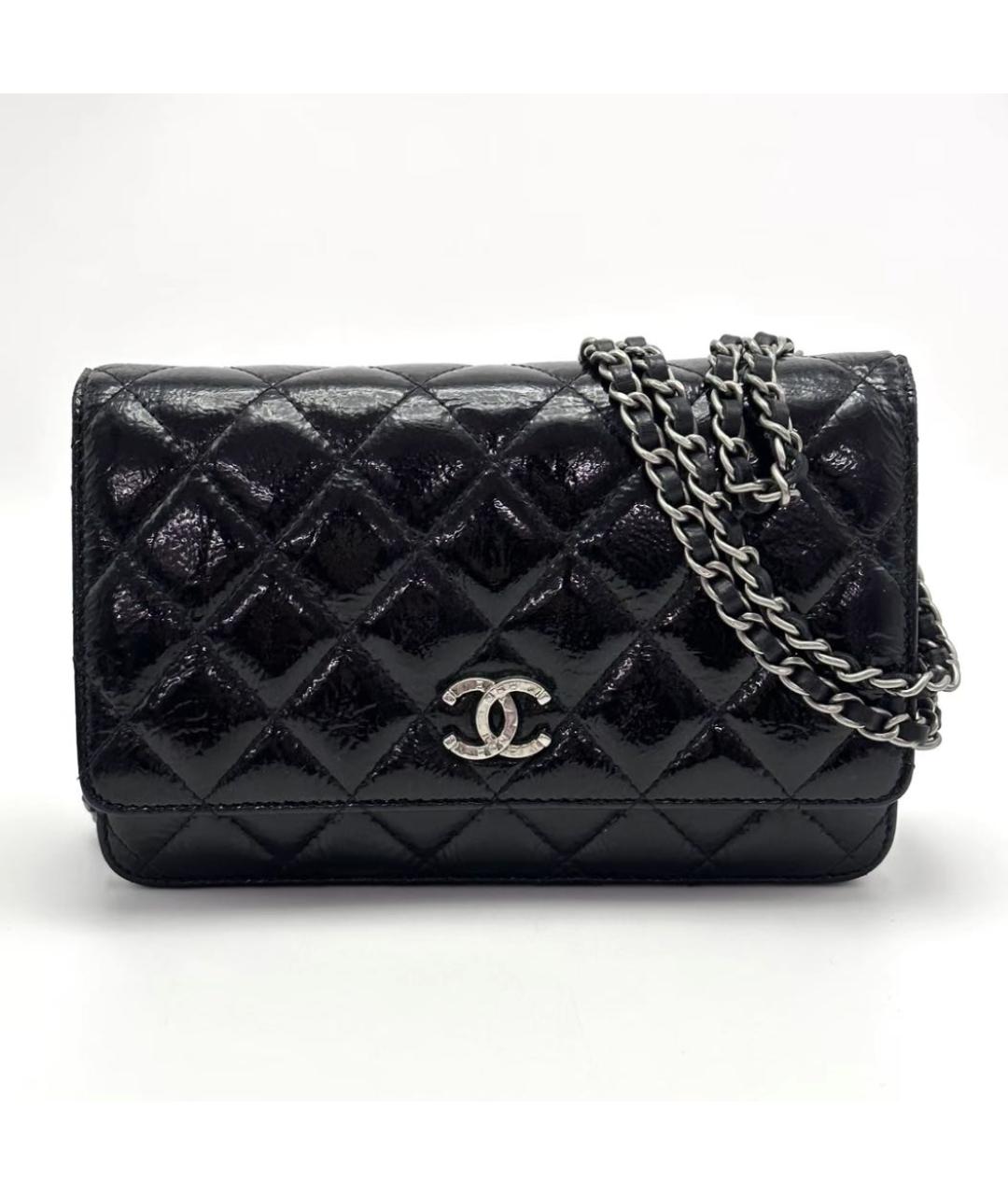 CHANEL Черная сумка через плечо из лакированной кожи, фото 4