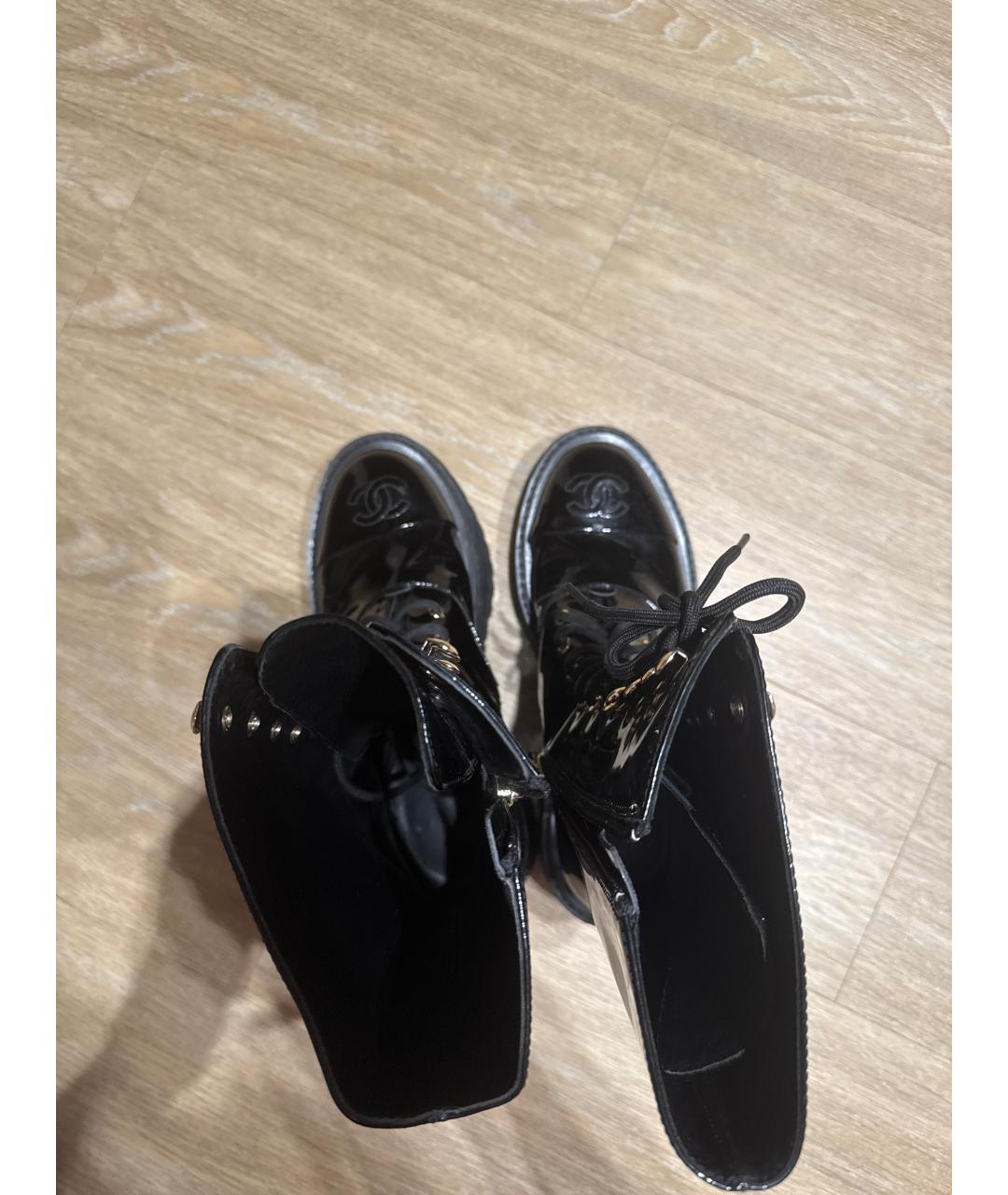 CHANEL Черные ботинки из лакированной кожи, фото 3
