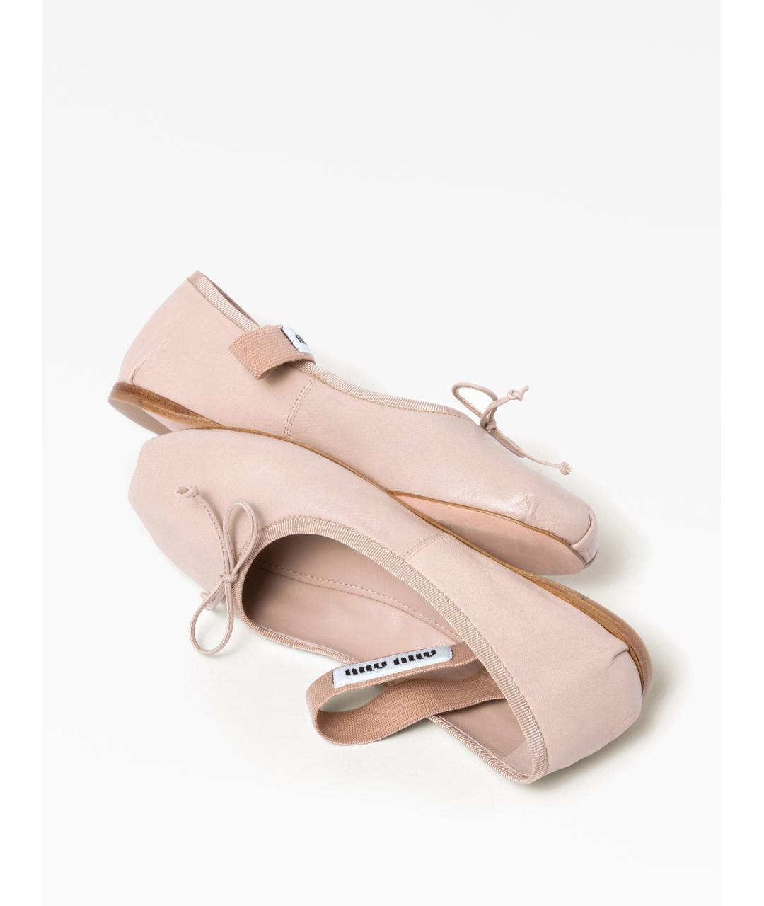 MIU MIU Бежевые кожаные лодочки на низком каблуке, фото 5