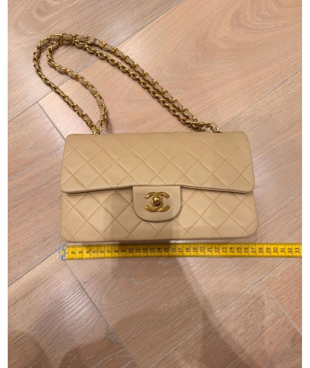 CHANEL Бежевая кожаная сумка через плечо, фото 5