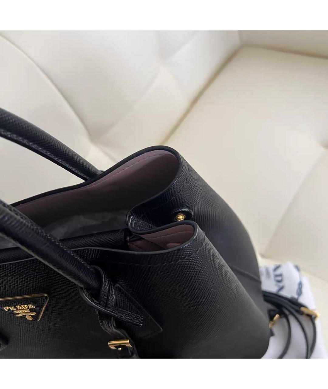 PRADA Черная кожаная сумка с короткими ручками, фото 4
