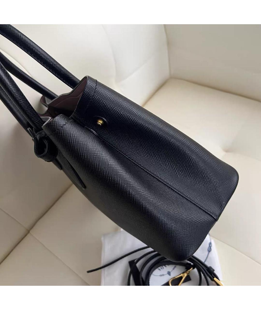 PRADA Черная кожаная сумка с короткими ручками, фото 5