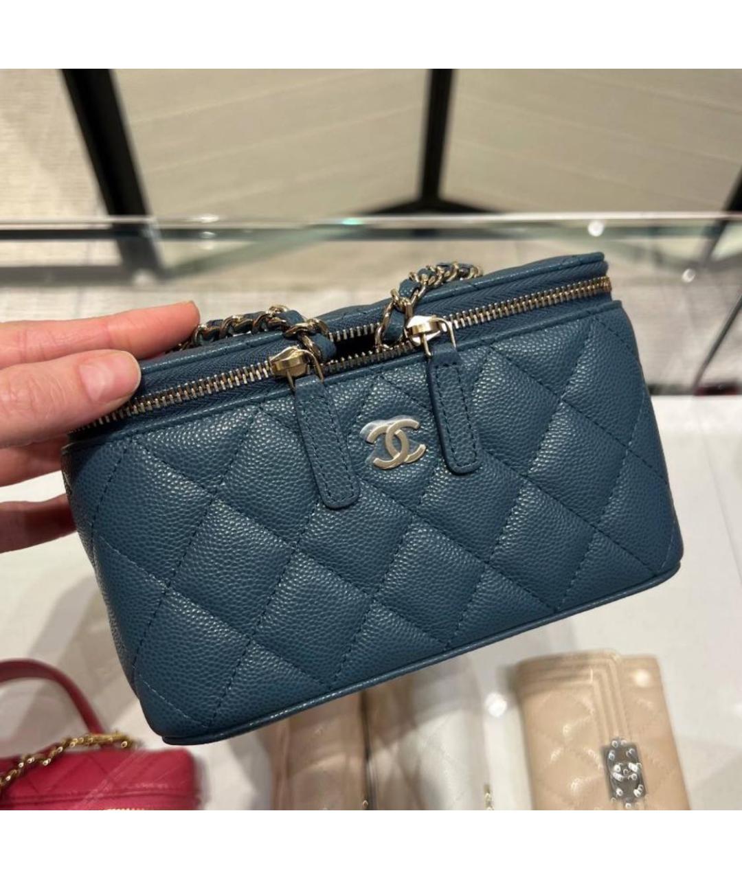 CHANEL Темно-синяя кожаная сумка через плечо, фото 3