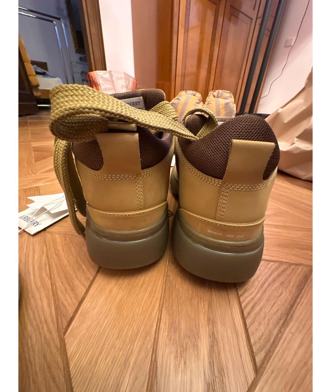 BURBERRY Горчичные кожаные низкие ботинки, фото 4