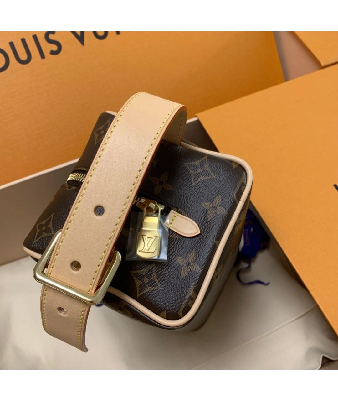 LOUIS VUITTON Коричневая кожаная барсетка, фото 4