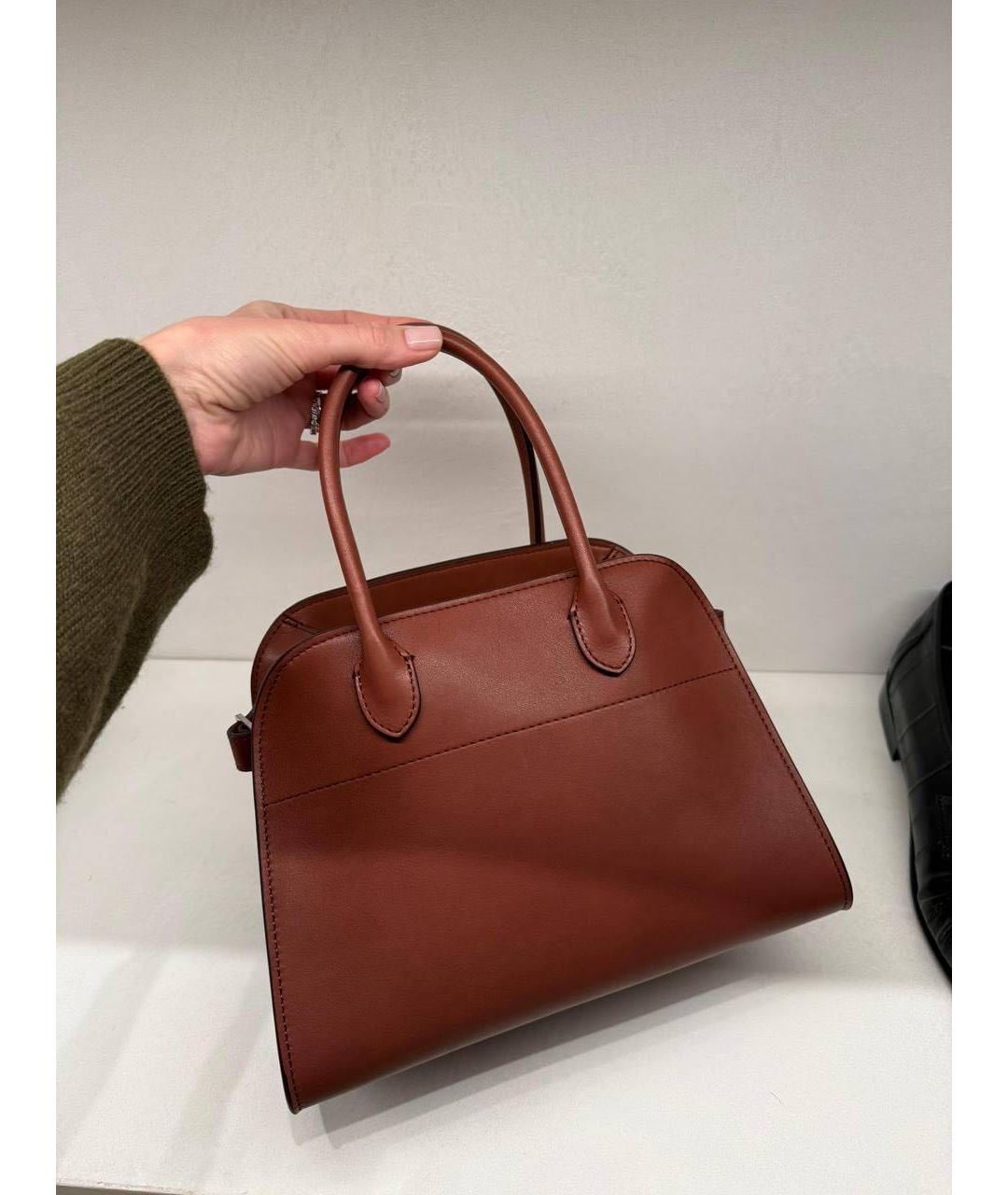 THE ROW Коричневая кожаная сумка с короткими ручками, фото 3