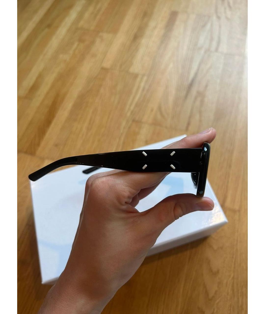 MAISON MARGIELA Черные пластиковые солнцезащитные очки, фото 2