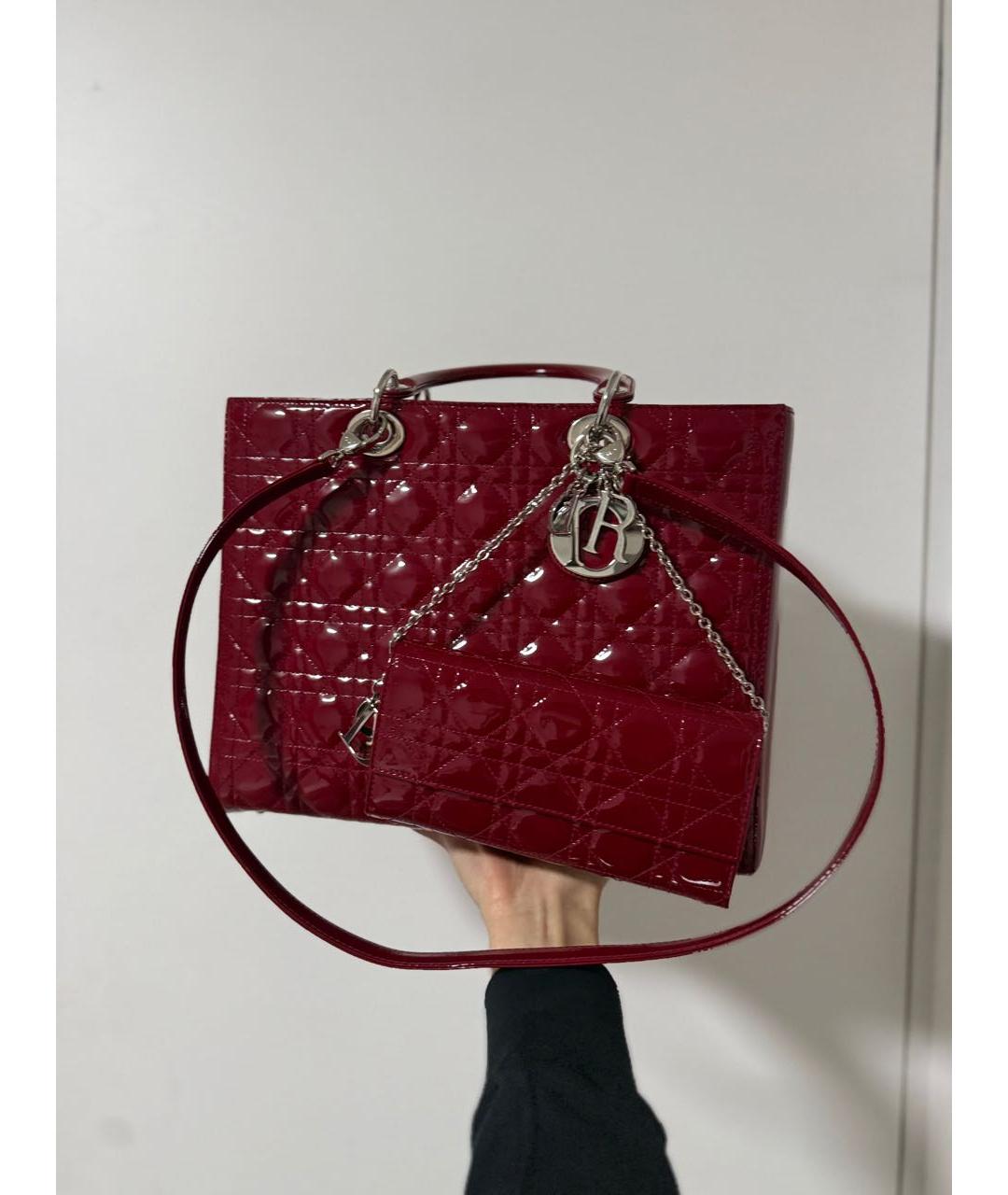 CHRISTIAN DIOR Бордовая сумка с короткими ручками из лакированной кожи, фото 5