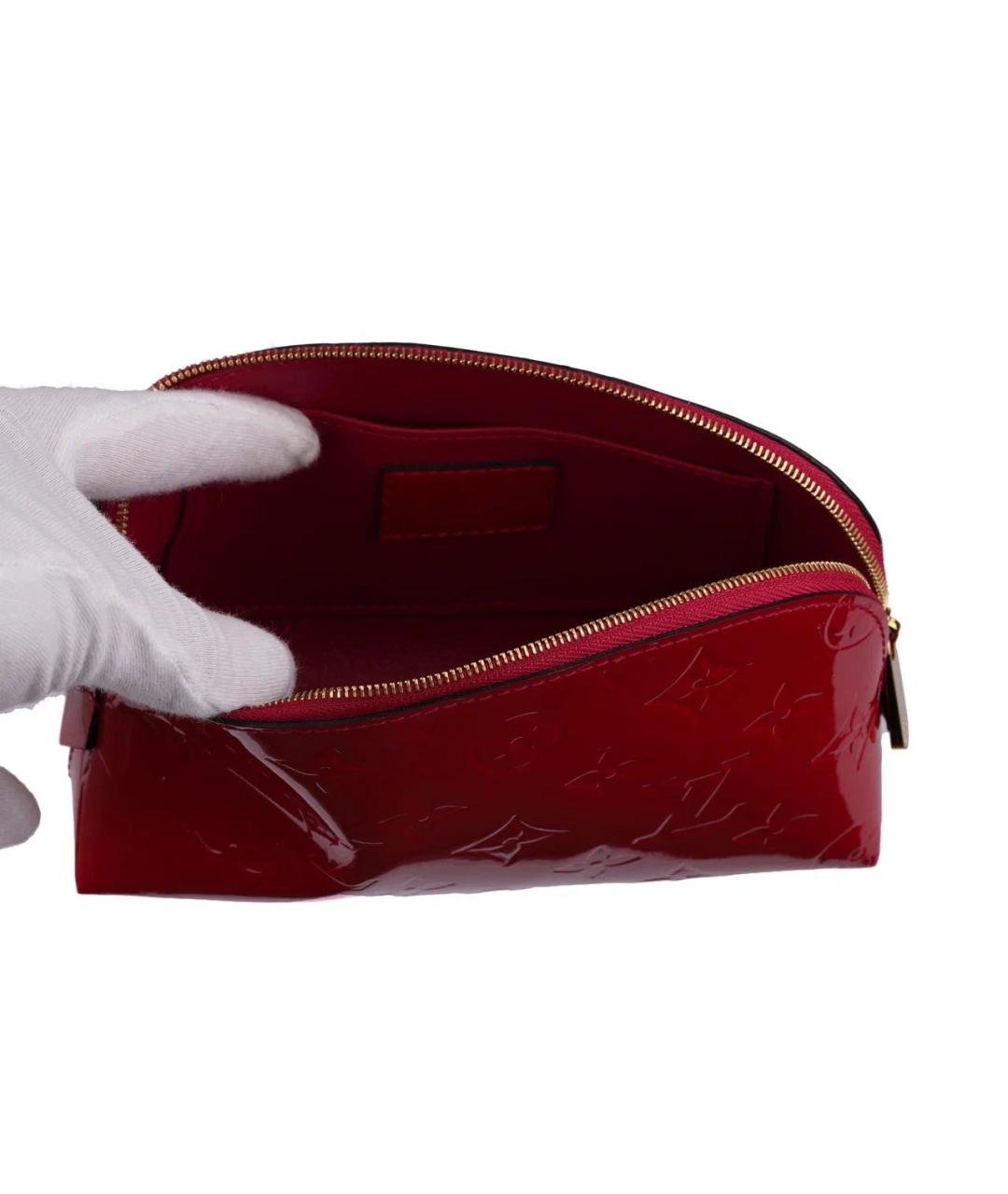 LOUIS VUITTON Красная косметичка из лакированной кожи, фото 7