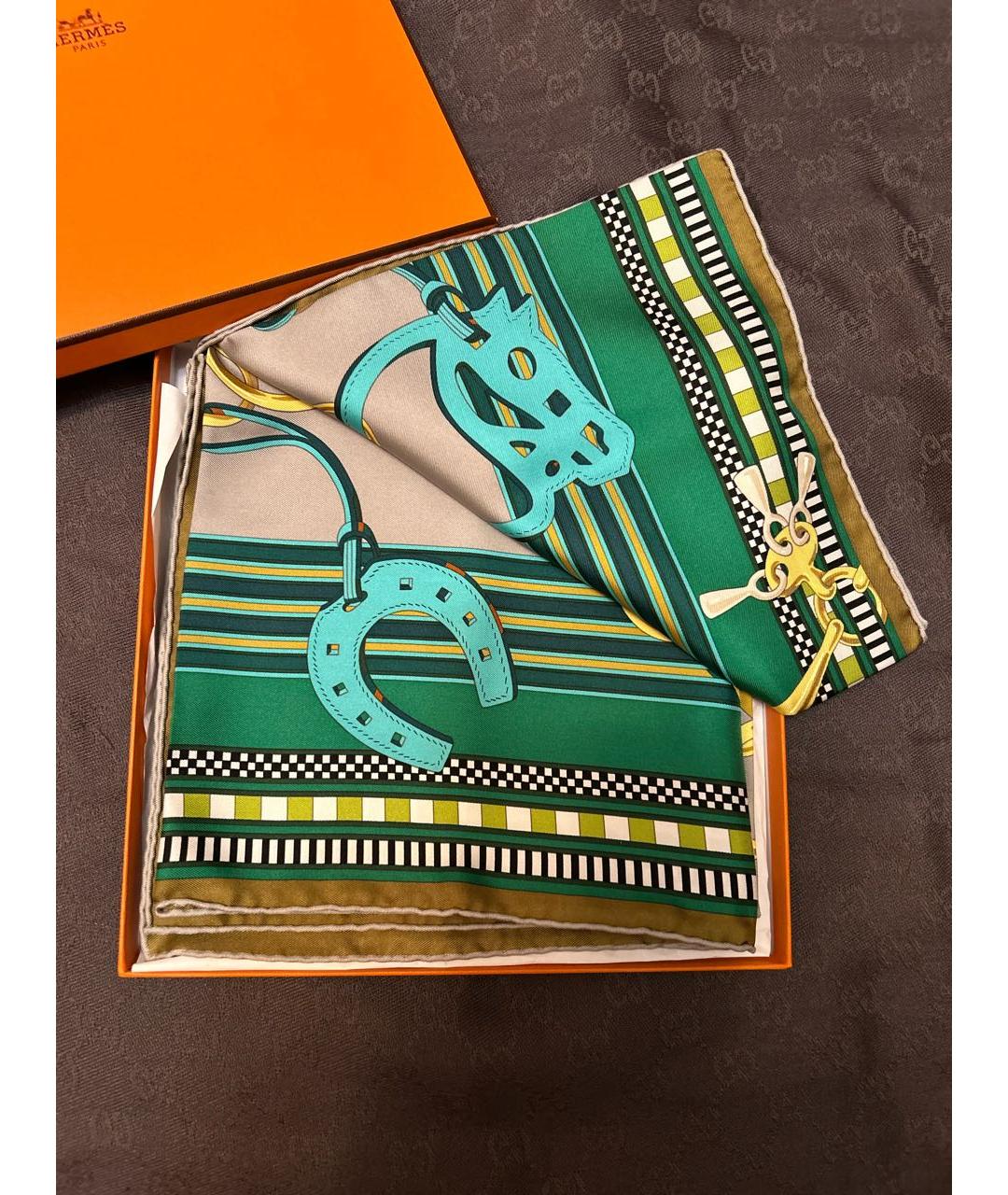 HERMES Зеленый шелковый платок, фото 3