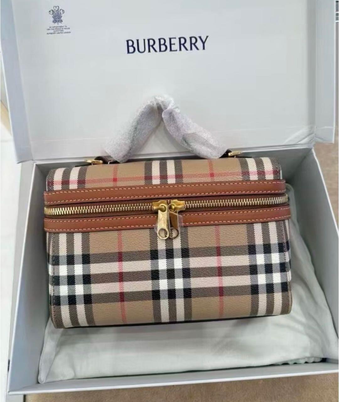 BURBERRY Бежевая кожаная сумка с короткими ручками, фото 6