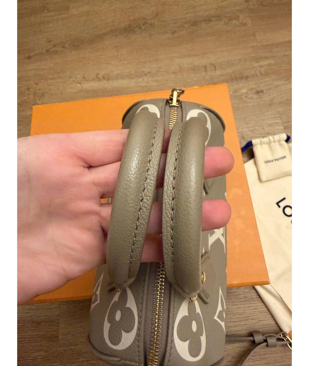 LOUIS VUITTON Бежевая кожаная сумка с короткими ручками, фото 3