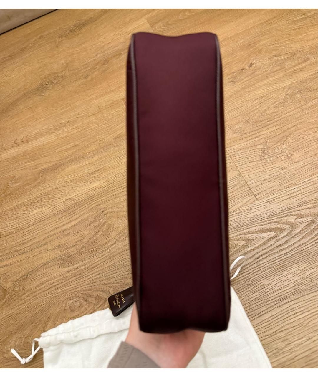 PRADA Бордовая синтетическая сумка через плечо, фото 2