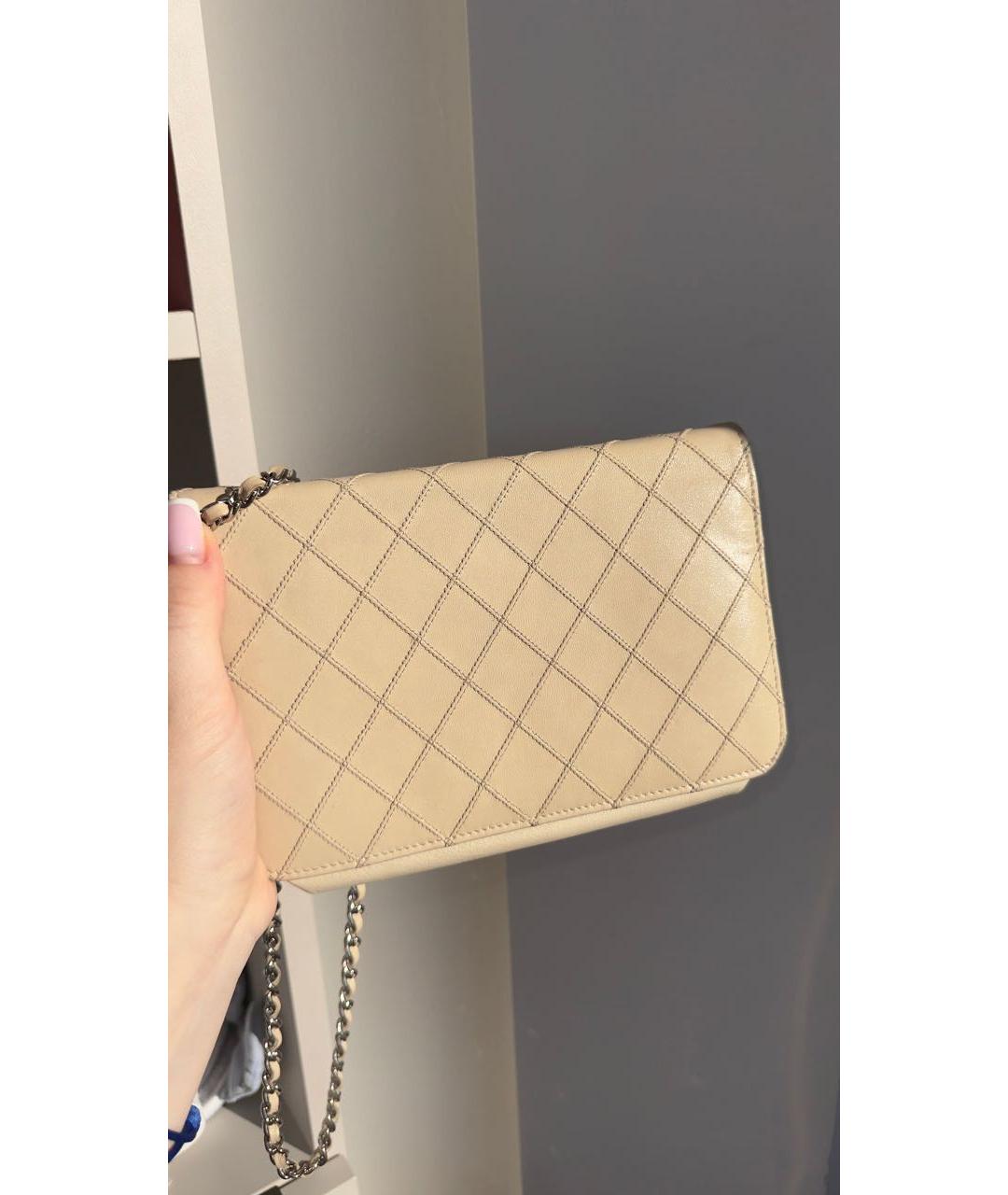 CHANEL Бежевая кожаная сумка через плечо, фото 6