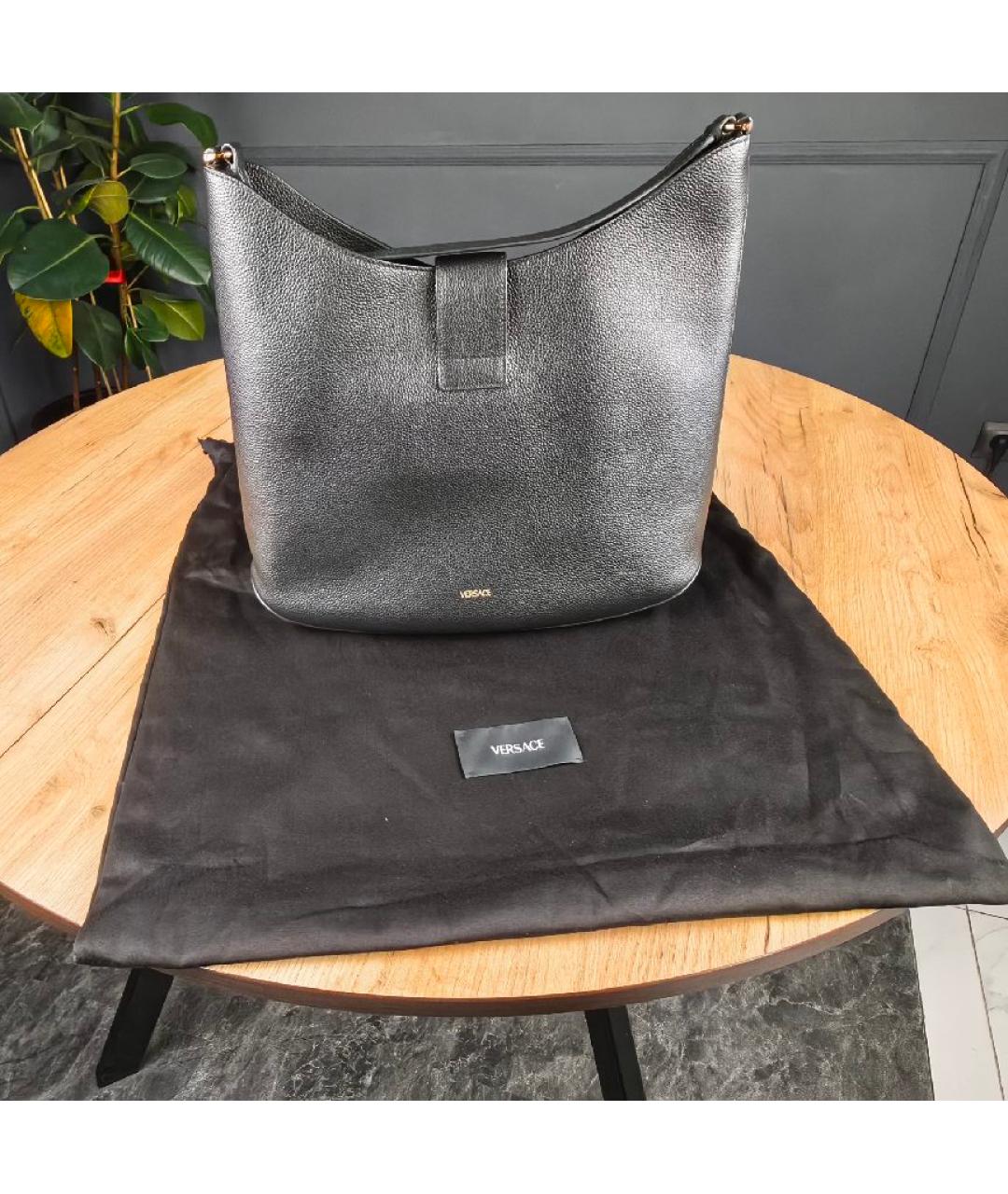 VERSACE Черная кожаная сумка с короткими ручками, фото 2