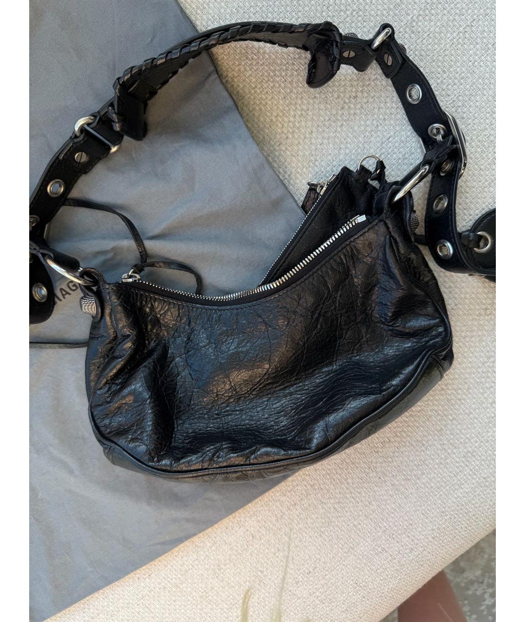 BALENCIAGA Черная кожаная сумка через плечо, фото 3