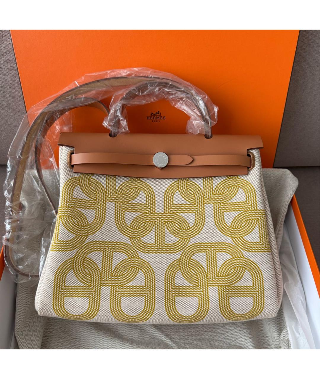 HERMES Бежевая кожаная сумка через плечо, фото 2