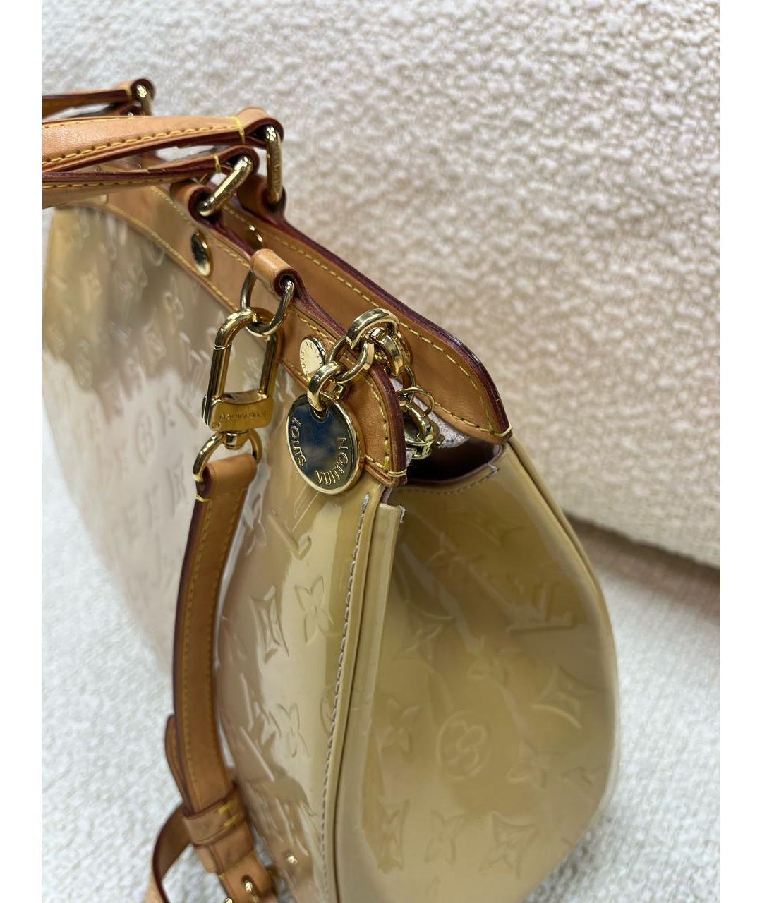 LOUIS VUITTON Бежевая сумка с короткими ручками из лакированной кожи, фото 8