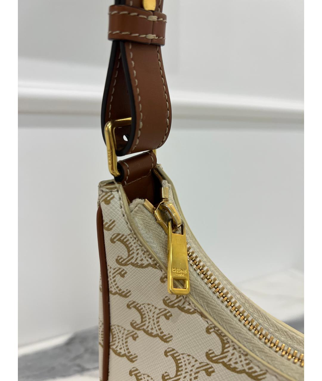 CELINE Бежевая кожаная сумка с короткими ручками, фото 6