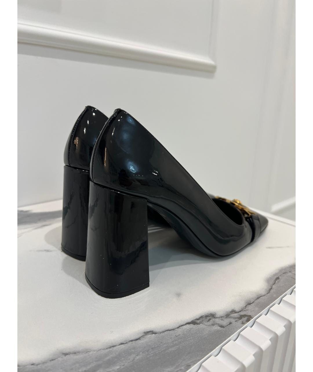 VERSACE Черные туфли из лакированной кожи, фото 3