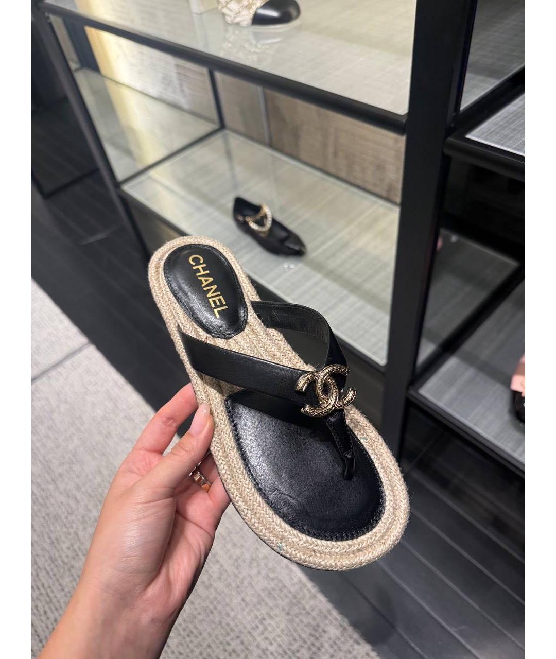 CHANEL Черные кожаные шлепанцы, фото 3
