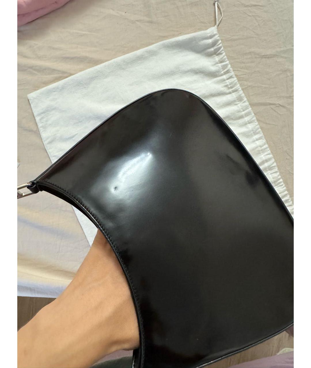 PRADA Черная сумка через плечо из лакированной кожи, фото 5
