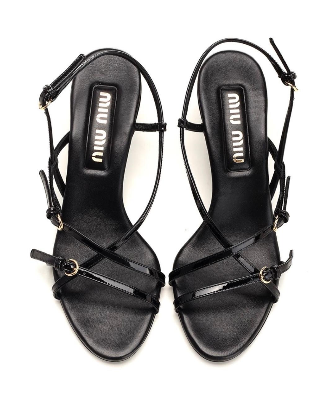 MIU MIU Черные босоножки из лакированной кожи, фото 3